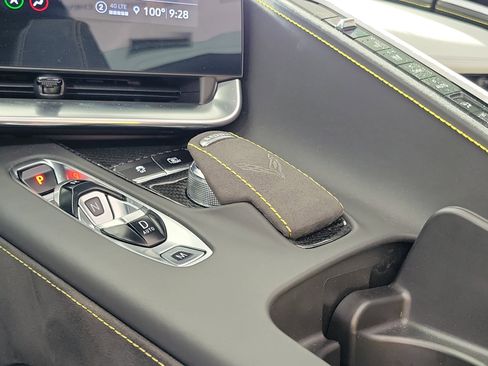 Used 2022 Chevrolet Corvette Stingray Premium Conv w/ Z51 Performance Package RWD image 24