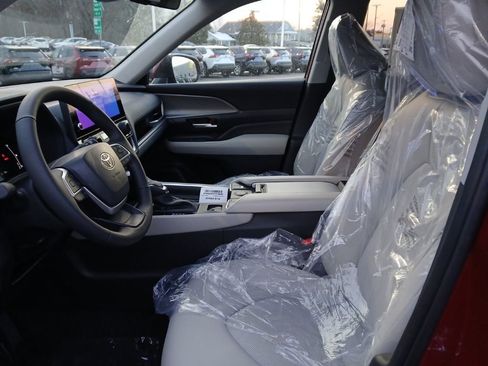 New 2026 Toyota Grand Highlander XLE image 6