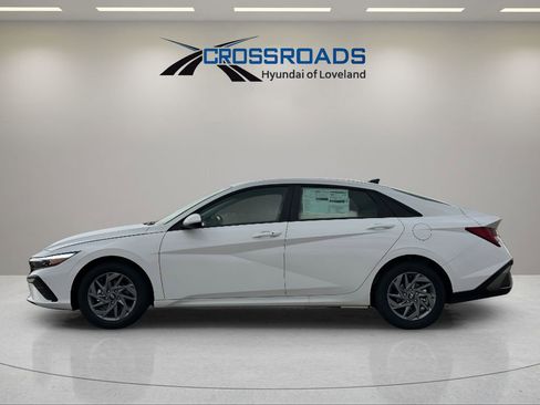 New 2025 Hyundai Elantra Blue image 5