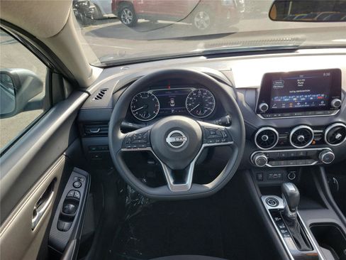 Used 2024 Nissan Sentra SV FWD image 11