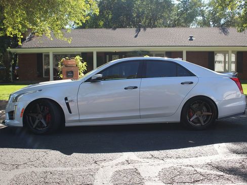 Used 2019 Cadillac CTS V w/ Carbon Fiber Package image 2