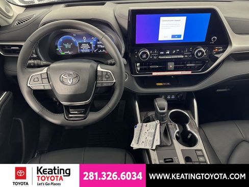 New 2026 Toyota Highlander Platinum AWD/4WD image 8