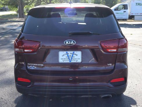 Used 2019 Kia Sorento AWD V6 image 6