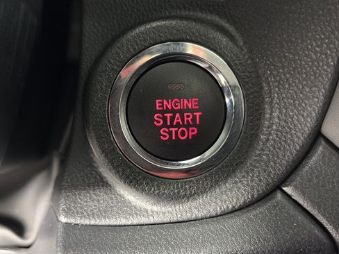 Used 2025 Subaru Outback Onyx Edition image 28