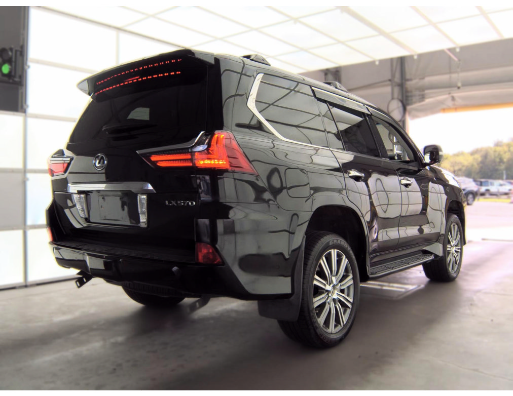 Used 2016 Lexus LX 570 4WD w/ Luxury Package image 4