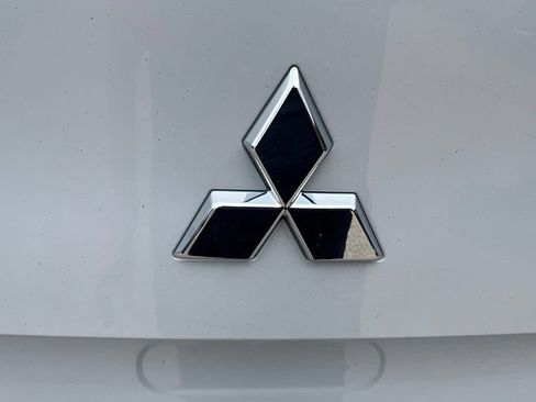 Used 2023 Mitsubishi Outlander SEL AWD/4WD image 35