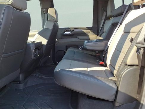 Used 2024 Chevrolet Silverado 2500 ZR2 w/ Technology Package image 23