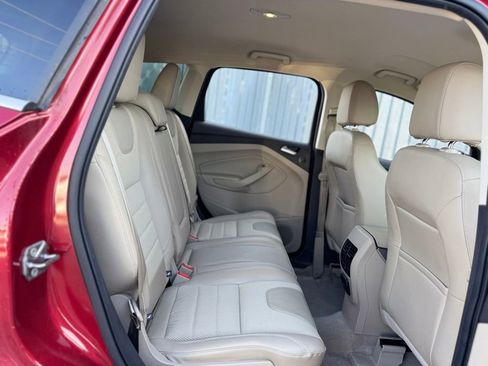 Used 2016 Ford Escape SE w/ SE Chrome Package image 28