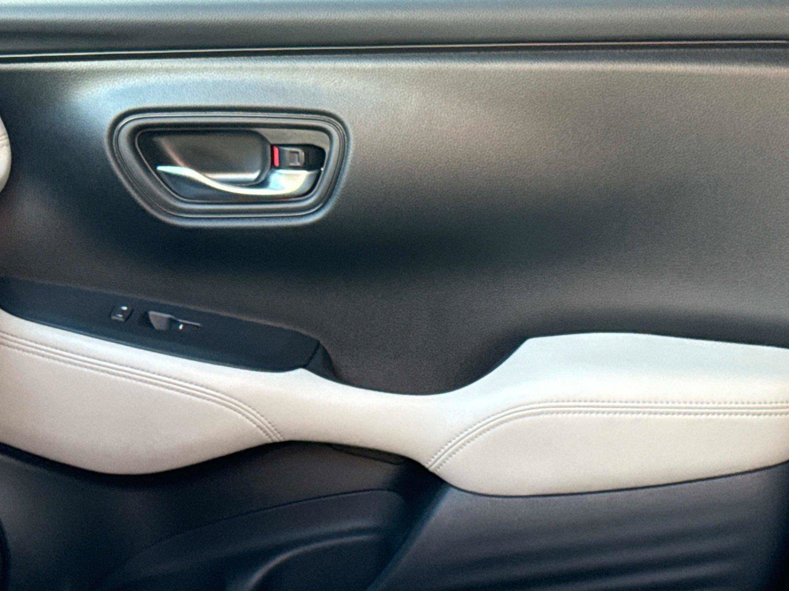 Certified 2024 Honda HR-V LX image 19