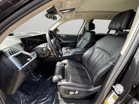 Used 2023 BMW X7 xDrive40i AWD/4WD image 2