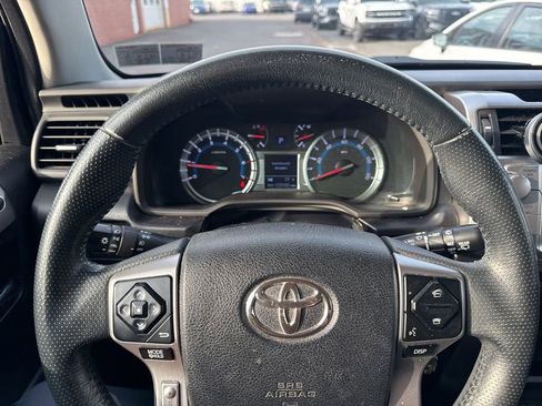 Used 2016 Toyota 4Runner SR5 AWD/4WD image 11