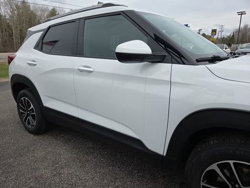 Used 2025 Chevrolet TrailBlazer LT AWD/4WD image 25