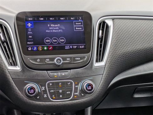 Used 2024 Chevrolet Malibu LT image 19