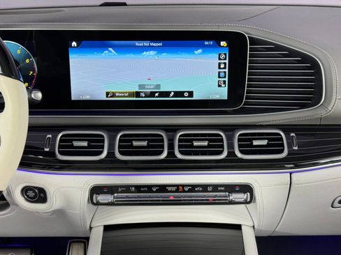 Used 2023 Mercedes-Benz Maybach GLS 600 4MATIC image 24