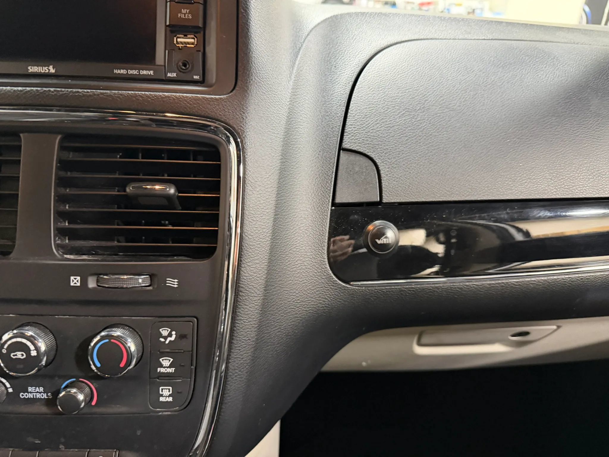 Used 2019 Dodge Grand Caravan SXT FWD image 71
