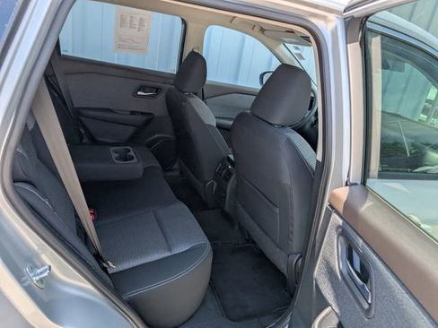 Used 2023 Nissan Rogue SV AWD/4WD image 28