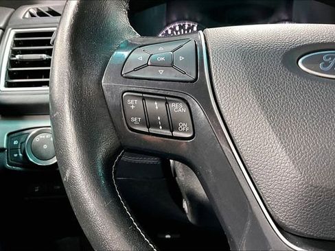 Used 2017 Ford Explorer Platinum AWD/4WD image 13