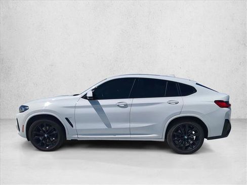 Used 2024 BMW X4 xDrive30i w/ M Sport Package AWD/4WD image 8
