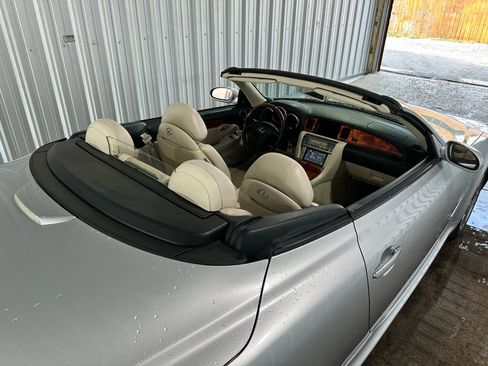 Used 2007 Lexus SC 430 Convertible image 38