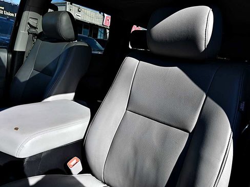 Used 2013 Toyota Sequoia Platinum AWD/4WD image 23