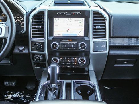 Used 2019 Ford F150 Lariat w/ Equipment Group 502A Luxury AWD/4WD image 17