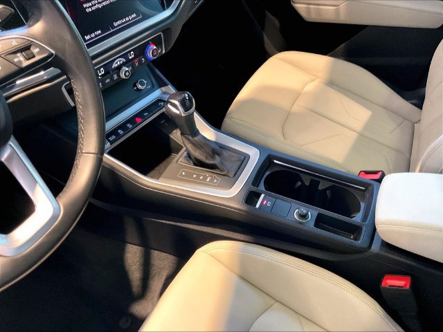 Certified 2023 Audi Q3 2.0T Premium w/ Convenience Package AWD/4WD image 18