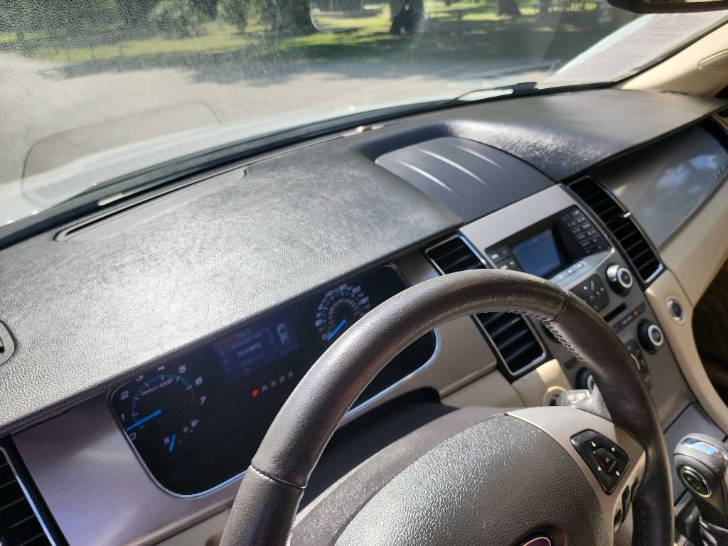 Used 2015 Ford Taurus SEL FWD image 18