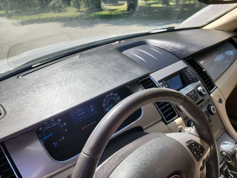 Used 2015 Ford Taurus SEL FWD image 18