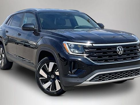 Used 2024 Volkswagen Atlas Cross Sport SE FWD image 1