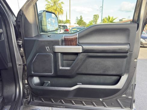 Used 2015 Ford F150 Platinum w/ Equipment Group 701A Luxury AWD/4WD image 13