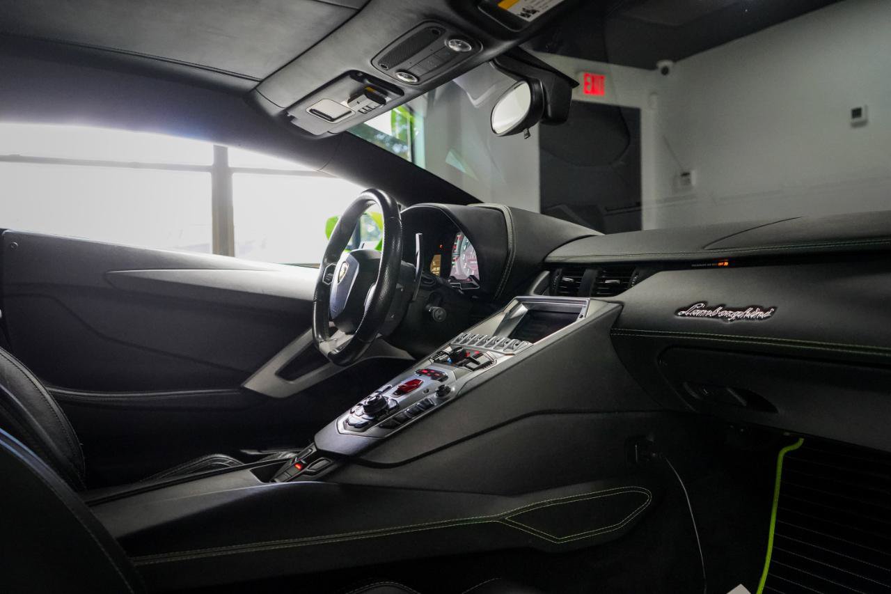 Used 2018 Lamborghini Aventador S AWD/4WD image 19