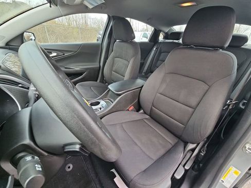 Used 2023 Chevrolet Malibu LS image 19
