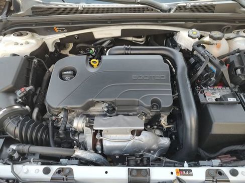 Used 2024 Chevrolet Malibu LT FWD image 32