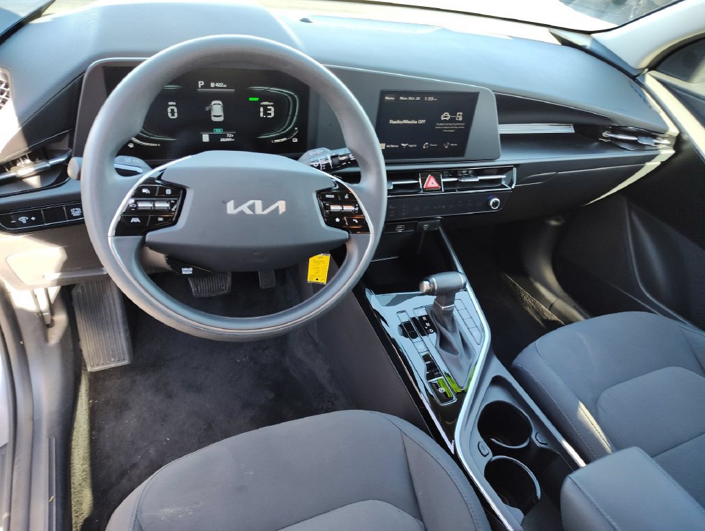 Used 2024 Kia Niro LX FWD image 10