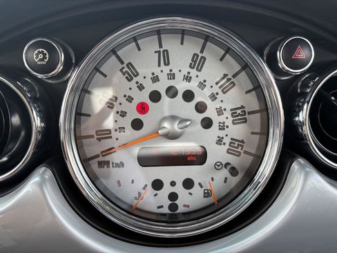 Used 2005 MINI Cooper Convertible FWD image 22