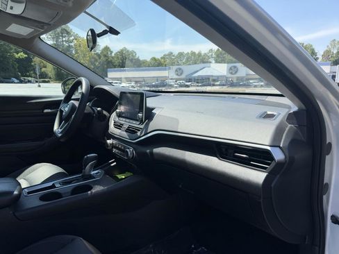 Used 2019 Nissan Altima 2.5 S FWD image 17