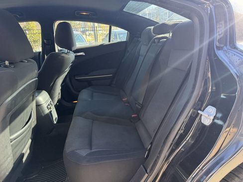 Used 2017 Dodge Charger R/T image 8