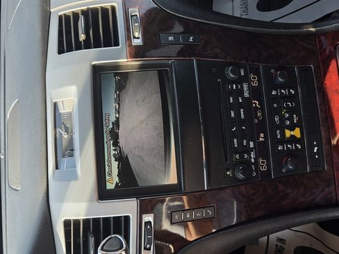 Used 2011 Cadillac Escalade 2WD image 21
