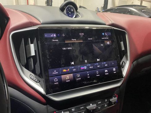 Used 2021 Maserati Ghibli S RWD image 7