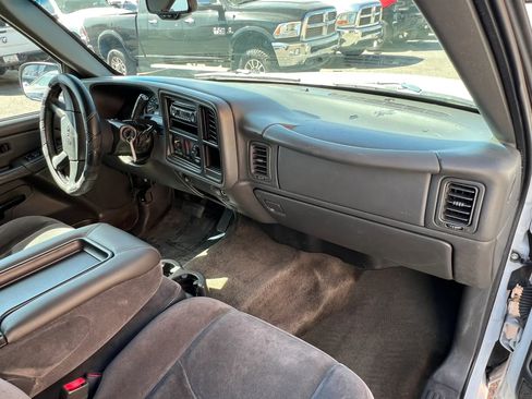 Used 2005 GMC Sierra 1500 SLE w/ Light Duty Power Package RWD image 21