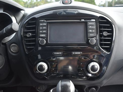 Used 2016 Nissan Juke SL FWD image 11