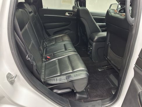 Used 2017 Jeep Grand Cherokee Limited w/ Luxury Group II AWD/4WD image 16