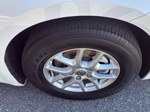 Used 2023 Chrysler Pacifica Touring-L image 10