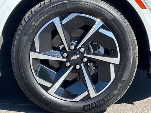 Used 2024 Chevrolet Equinox EV LT FWD image 40