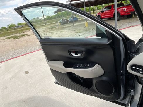 Used 2024 Honda HR-V EX-L image 36