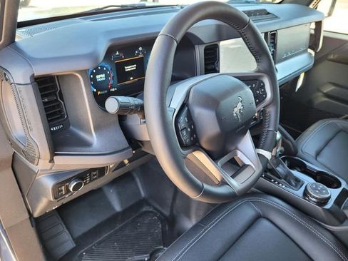 New 2025 Ford Bronco Badlands image 9