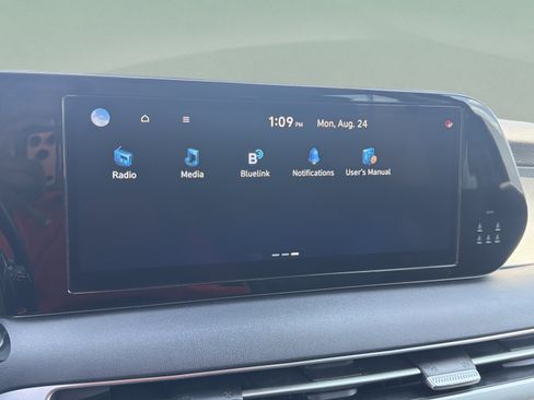 Used 2025 Hyundai Palisade SEL FWD image 13