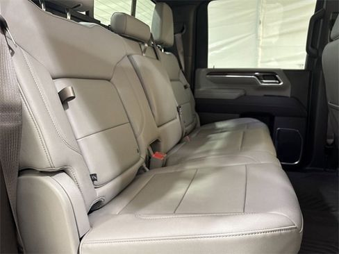 Used 2024 Chevrolet Silverado 2500 LT w/ Convenience Package image 27