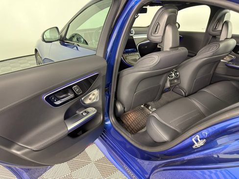 Used 2025 Mercedes-Benz C 300 4MATIC Sedan image 17