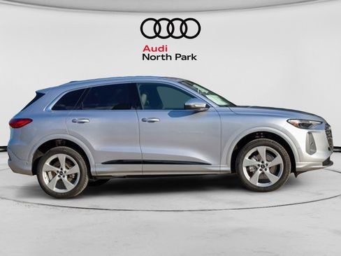 Used 2025 Audi Q5 Prestige AWD/4WD image 4